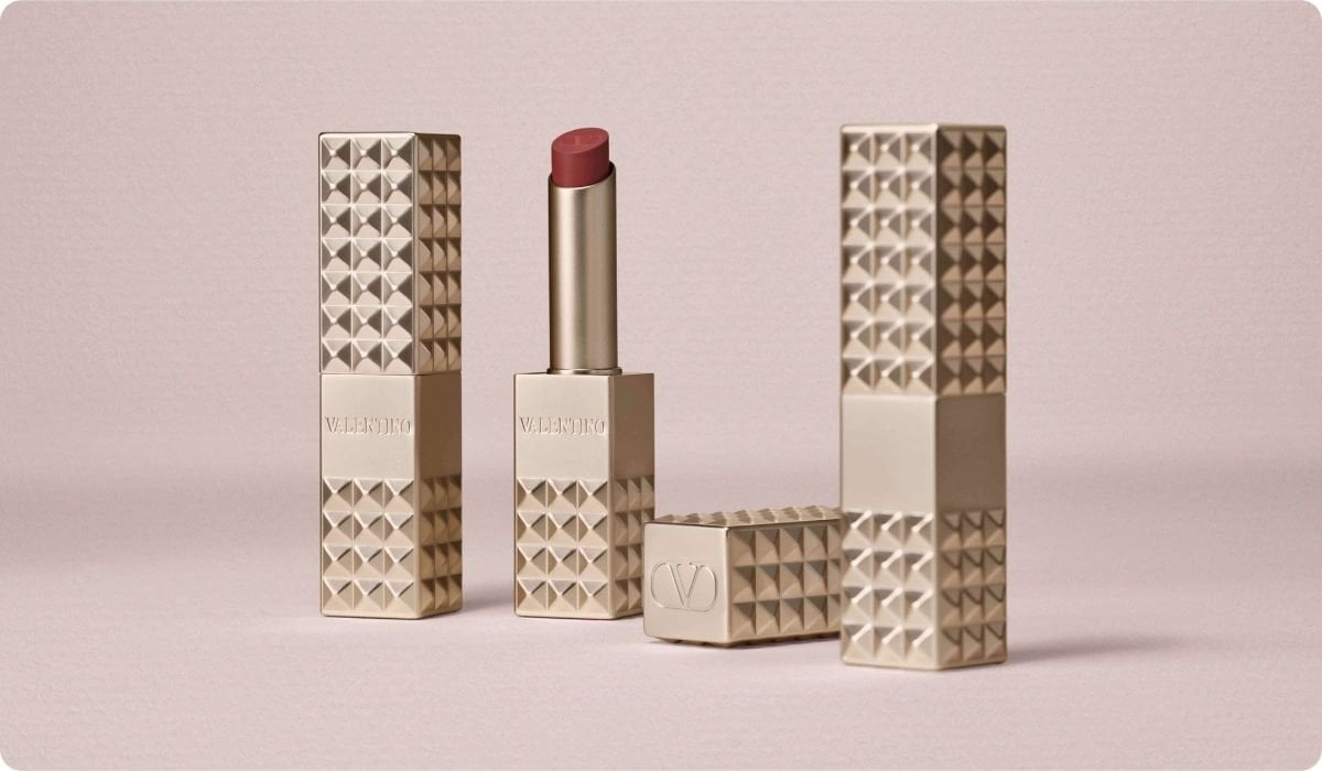 2025 loreal luxe brand valentino lipstick with golden textured packaging banner